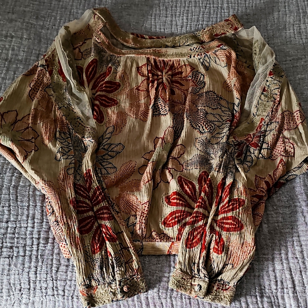 Gimmicks Boho Floral Embroidered Blouse